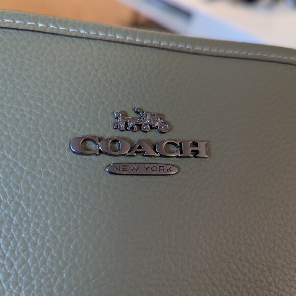Coach Bucket Bag...NEW - Picture 4 of 8